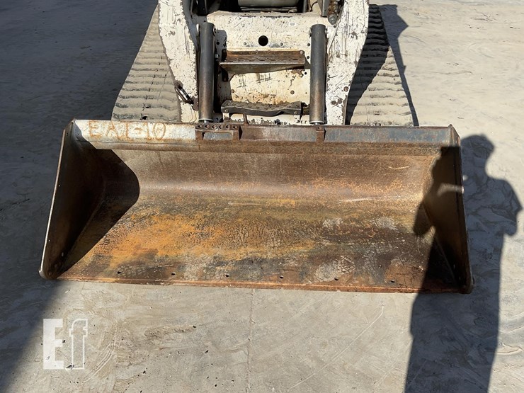 2005-bobcat-t300-image-9