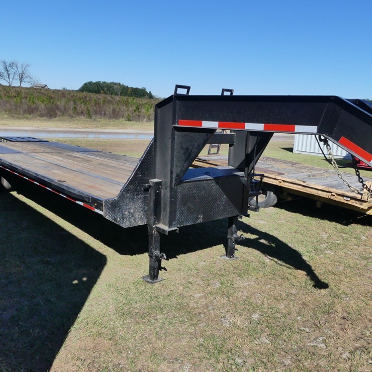 2024 Trailer World 96" x 25' Trailer