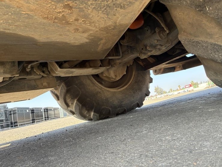 2018-case-580sn-image-16