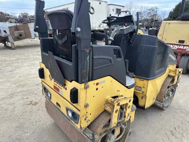 2015-bomag-bw120-image-13