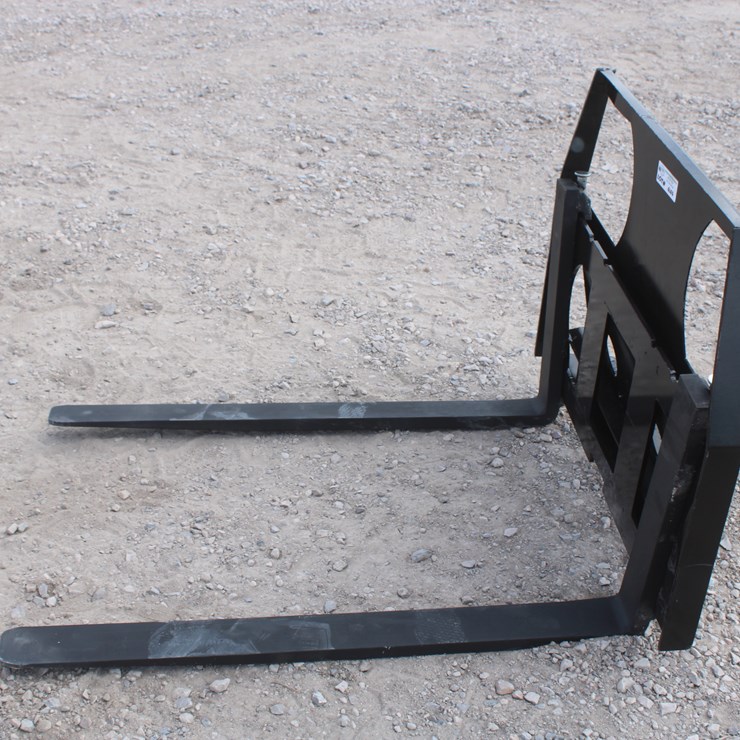 #4048 • 36 Inch Mini-Skid Quick Attach Frame With 36 Inch Forks