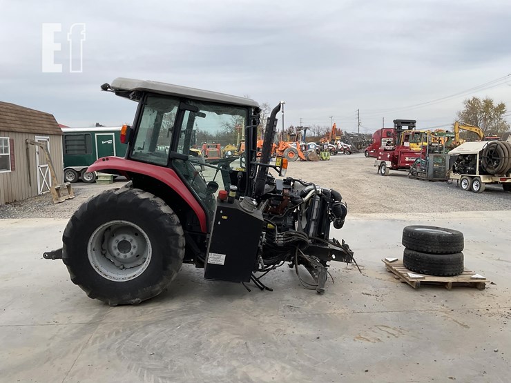 2022-massey-ferguson-4607m-image-5