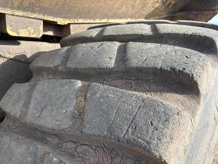 2005-caterpillar-740-image-62