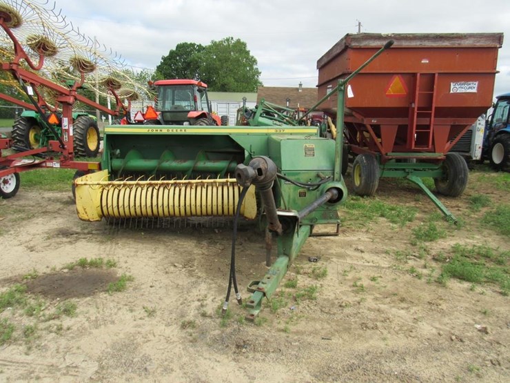 john-deere-337-image-2