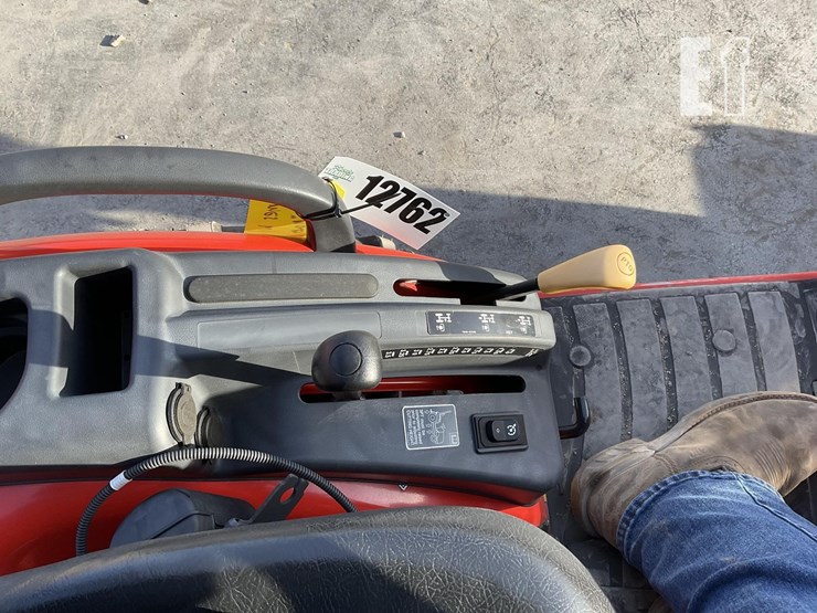 2025-kioti-cs2520-image-16