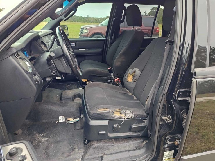 2016-ford-expedition-image-19