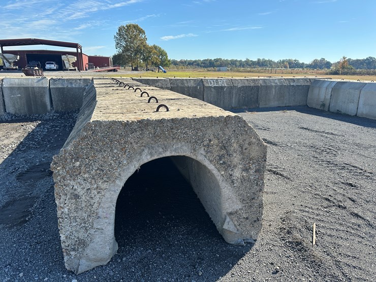 #32728-•-lot-of-(13)-~57"x80"-concrete-culvert-sectionss-image-1