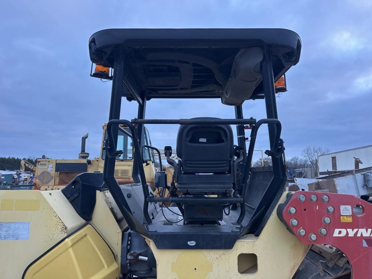 2009-dynapac-cc324-image-16