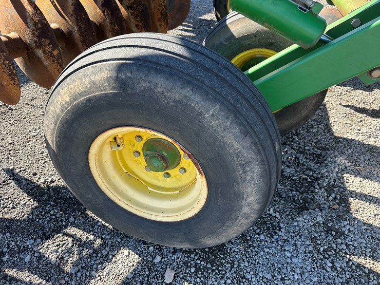 john-deere-637-image-11