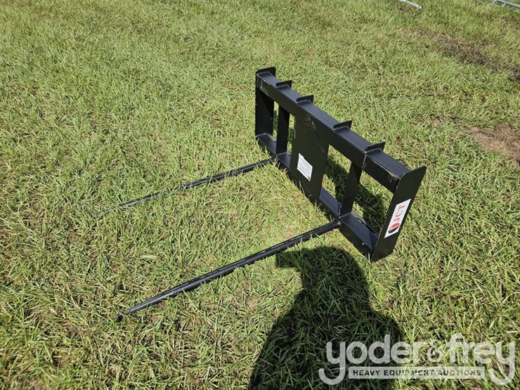 unused-jct-bale-spear-to-suit-skidsteer-image-1