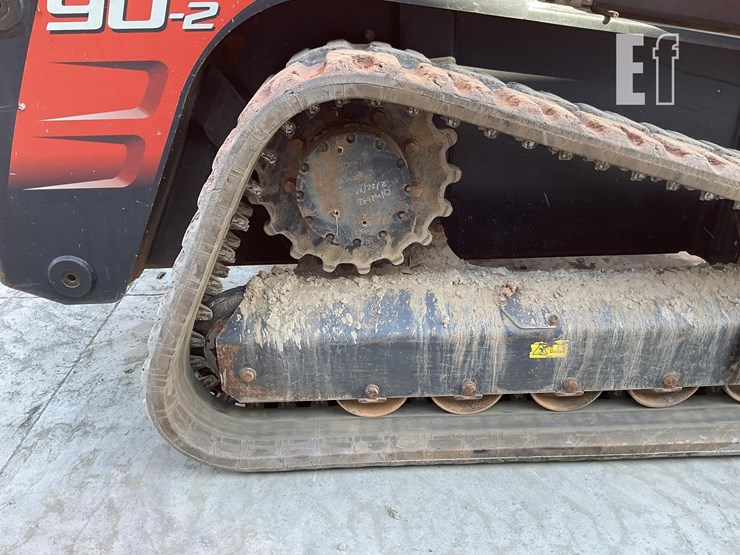 2015-kubota-svl90-2-image-12