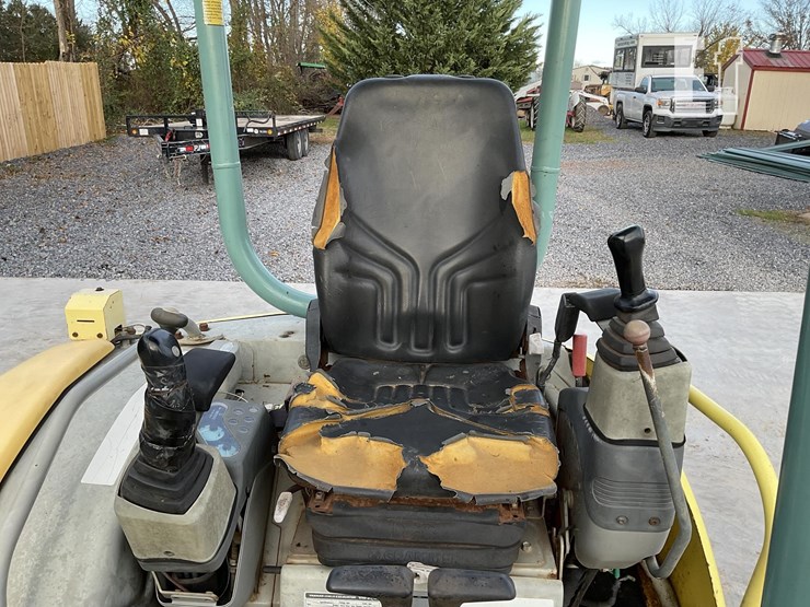 2008-yanmar-vio27-image-15