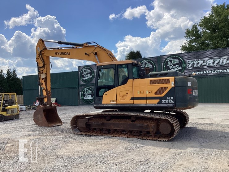 2021-hyundai-hx220l-image-2