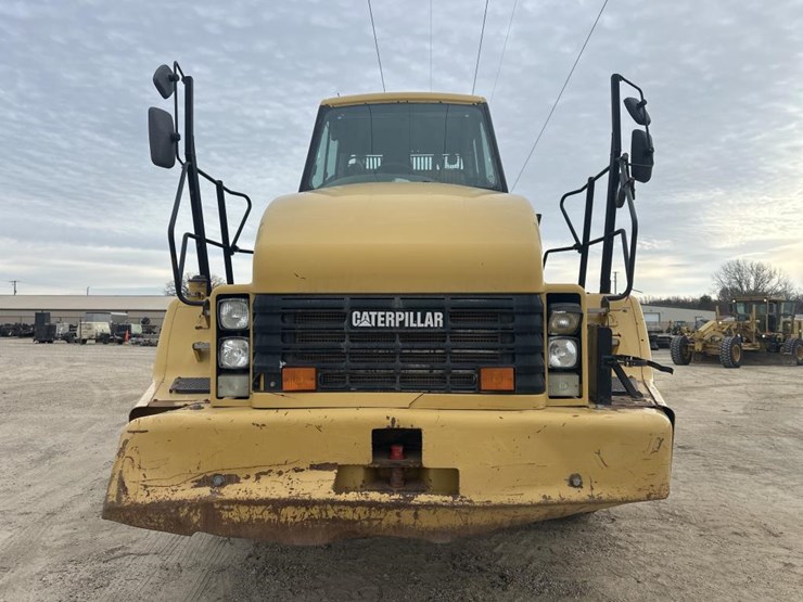 2010-caterpillar-740-image-8