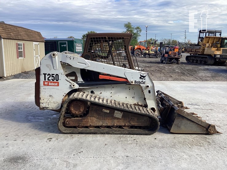 2007-bobcat-t250-image-5