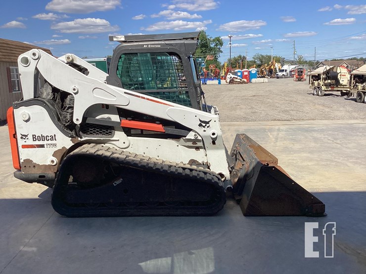 2011-bobcat-t770-image-5