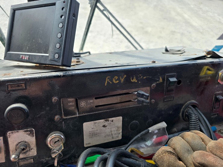 2001-mack-le613-image-55