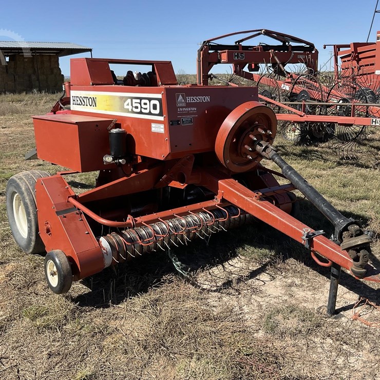2001 HESSTON 4590