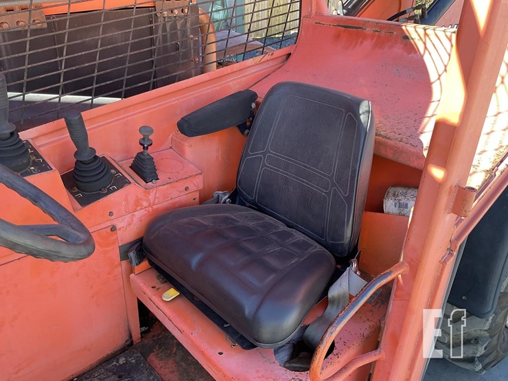 2006-lull-644e-42-image-12