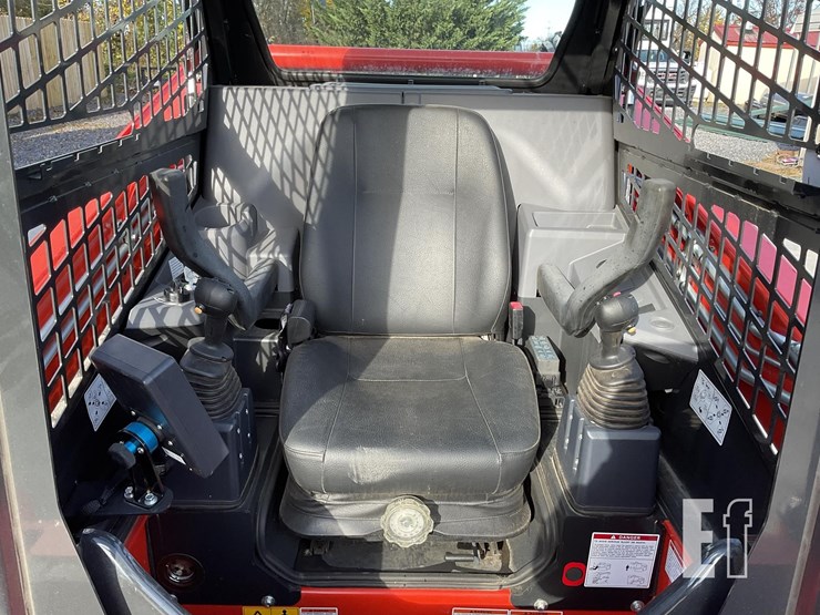 2025-kioti-tl750-image-14