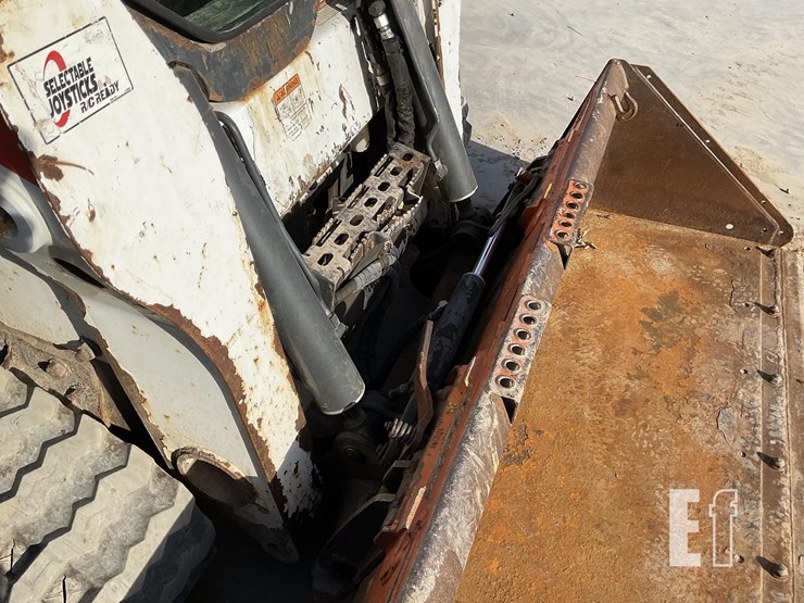 2014-bobcat-t650-image-12