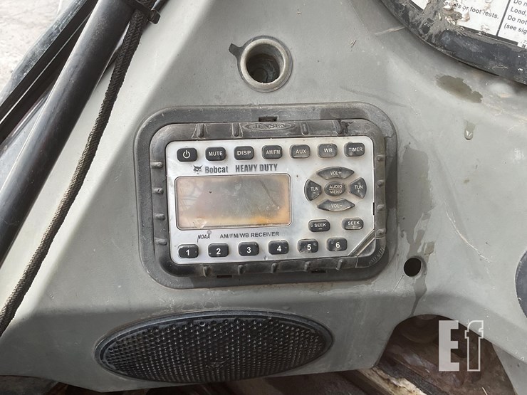 2013-bobcat-t590-image-18