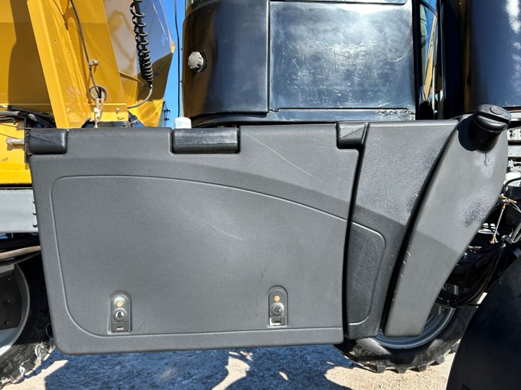 2016-ag-chem-rg1100b-image-75