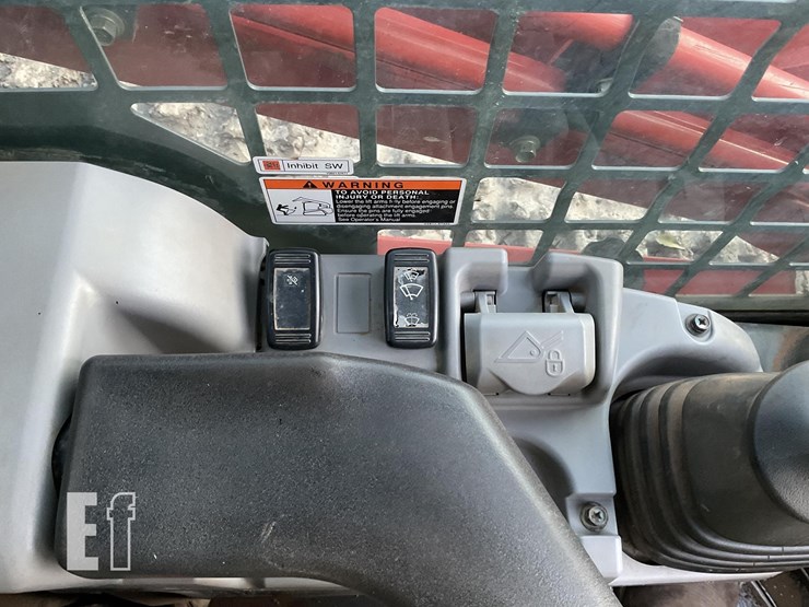 2020-kubota-svl95-2s-image-17