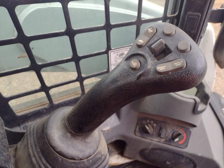 22-bobcat-t770-image-11