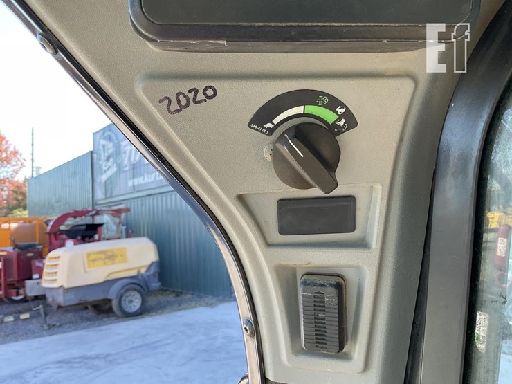 2020-caterpillar-259d3-image-21