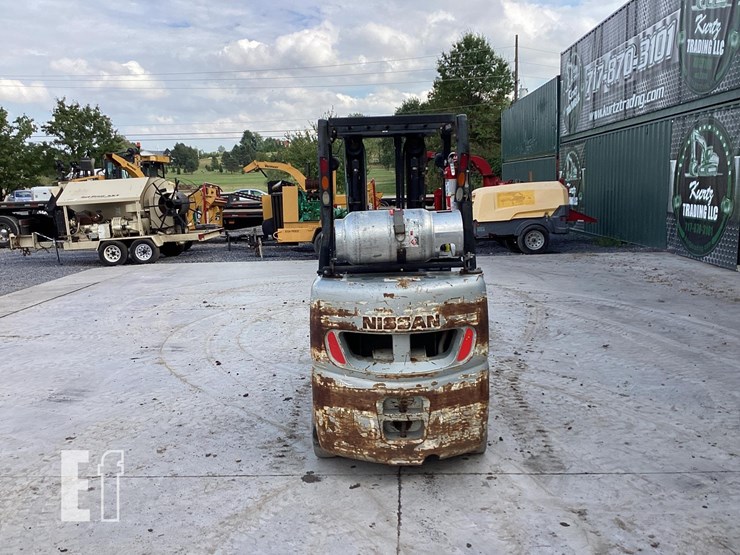 2010-nissan-mcpl02a25lv-image-3