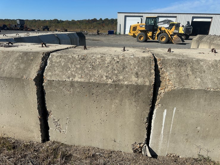 #32728-•-lot-of-(13)-~57"x80"-concrete-culvert-sectionss-image-9