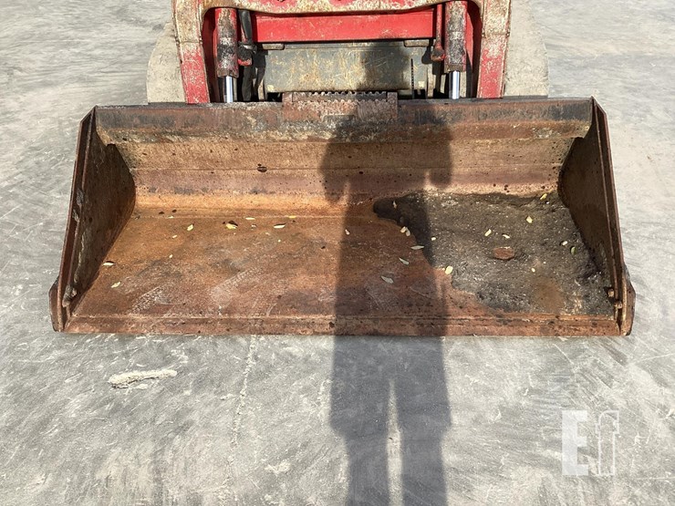 2021-takeuchi-tl12v2-image-9