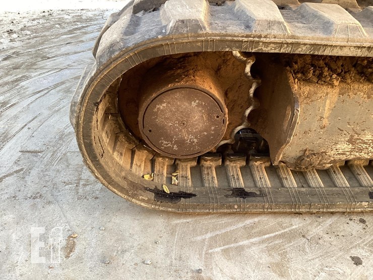 2015-takeuchi-tb260-image-14