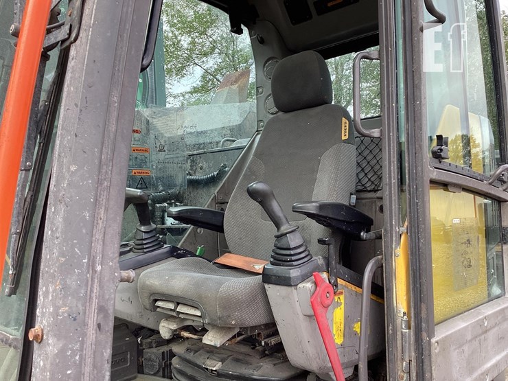 2020-volvo-ecr145el-image-14