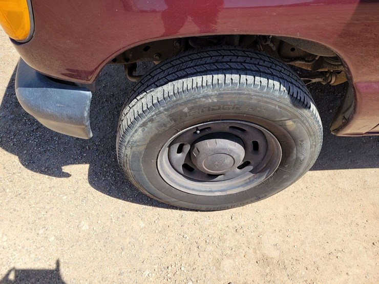 2004-ford-e150-image-12