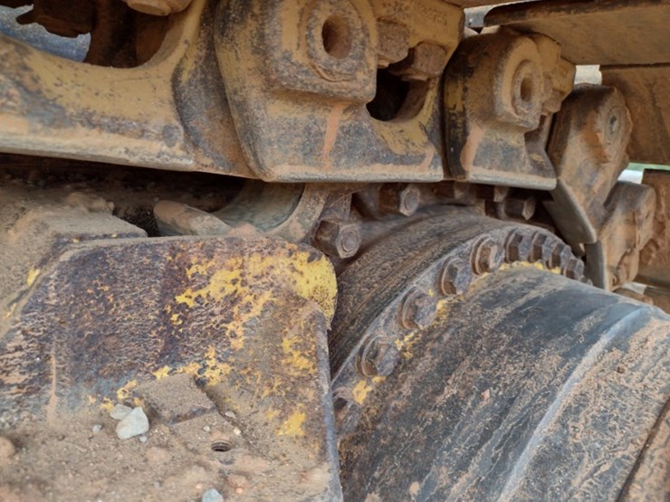 komatsu-d61ex-23-image-25