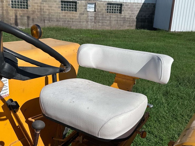 minneapolis-moline-g550-image-25