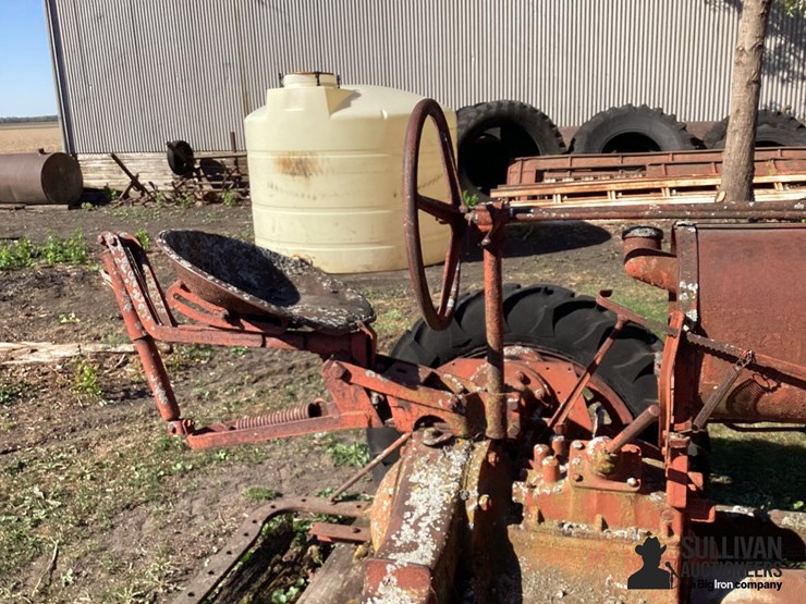 farmall-2wd-tractor-image-14