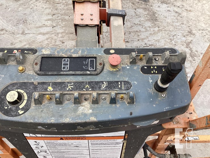 2008-jlg-800s-image-14