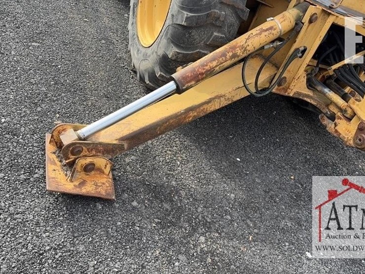 1996-ford-555d-image-8