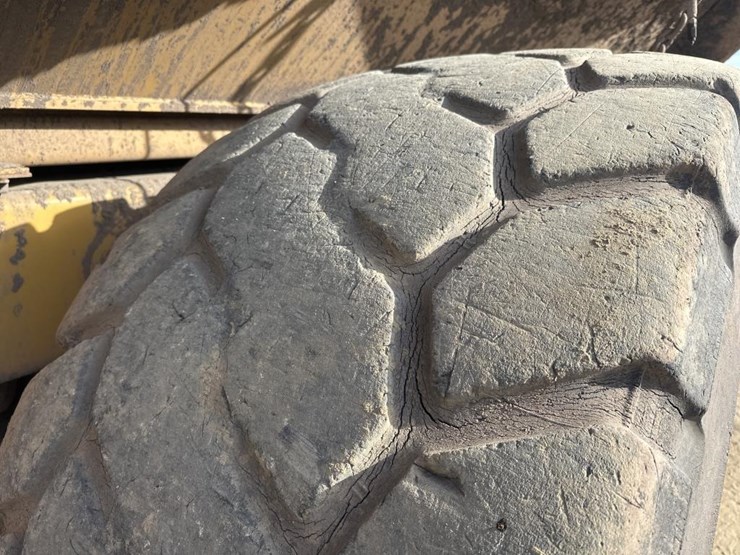 2005-caterpillar-740-image-60