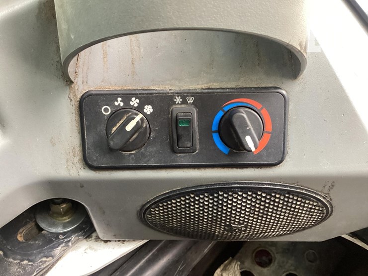 2019-bobcat-s770-image-14