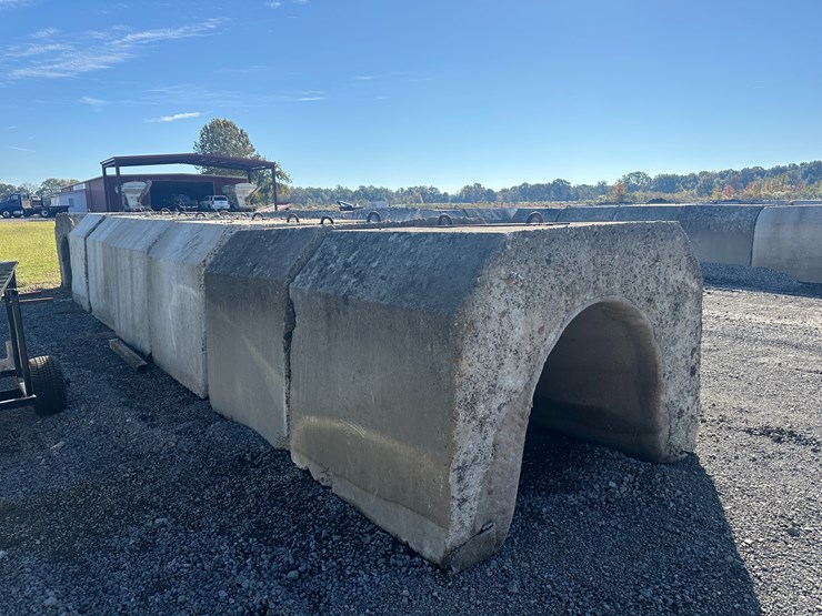 #32725-•-lot-of-(13)-~57"x80"-concrete-culvert-sections-image-1
