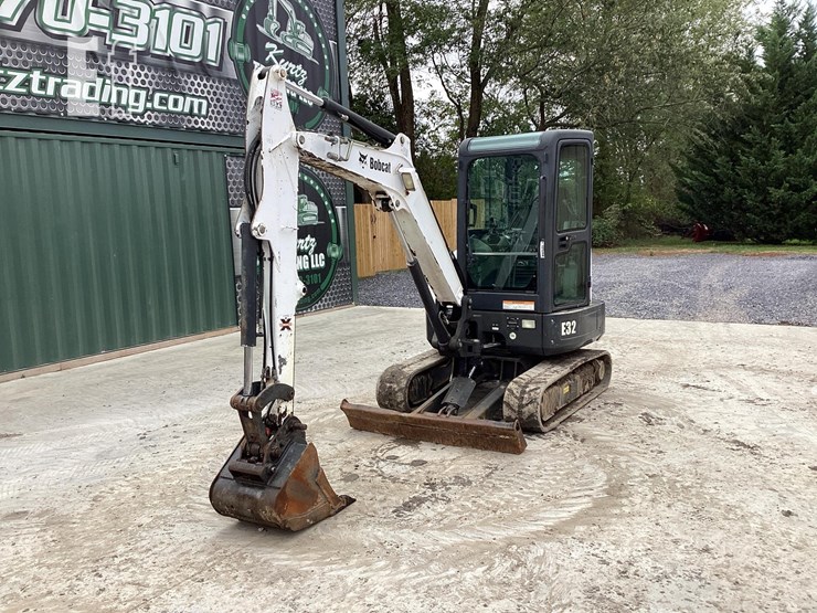 2014-bobcat-e32-image-8