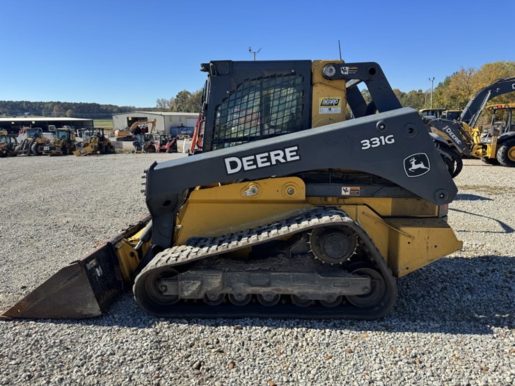 deere-331g-image-7