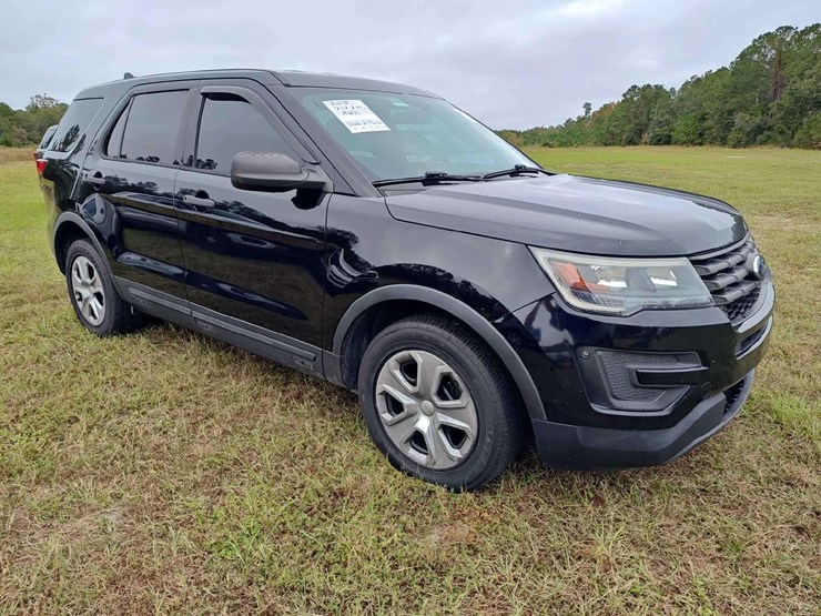 2018-ford-explorer-image-8