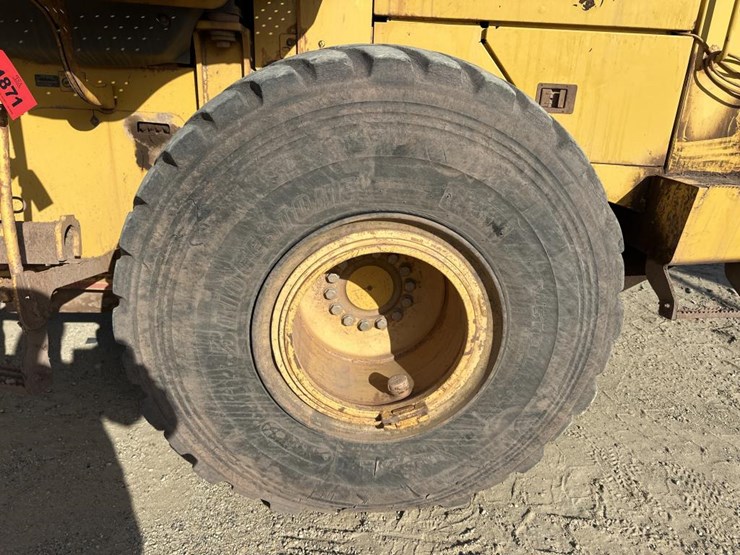 2006-deere-744j-image-40