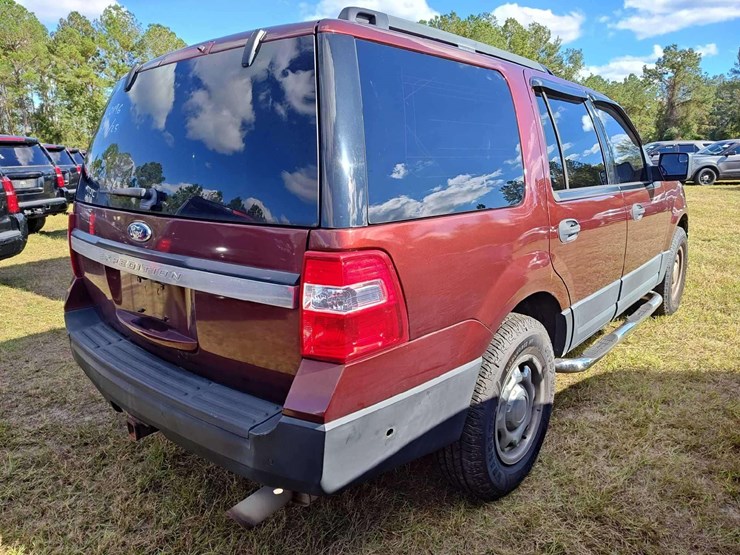 2016-ford-expedition-image-3