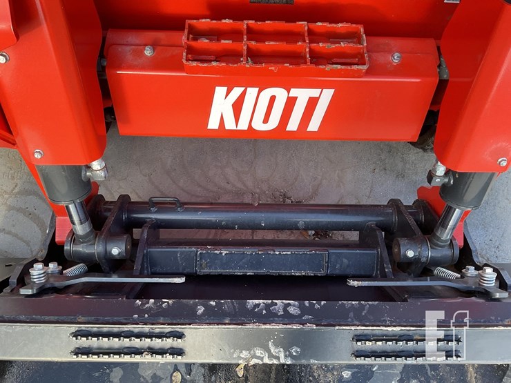 2025-kioti-tl750-image-10